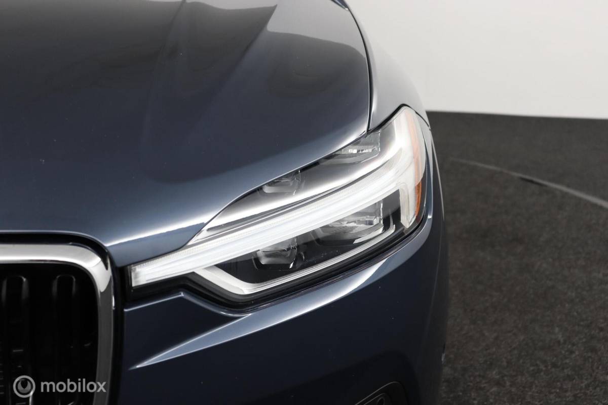 Volvo XC60 Volvo XC60 2.0 T6 AWD Momentum | Keyless | BLISS | Verwarmbare stoelen & Stuurwiel | Harman Kardon | Camera