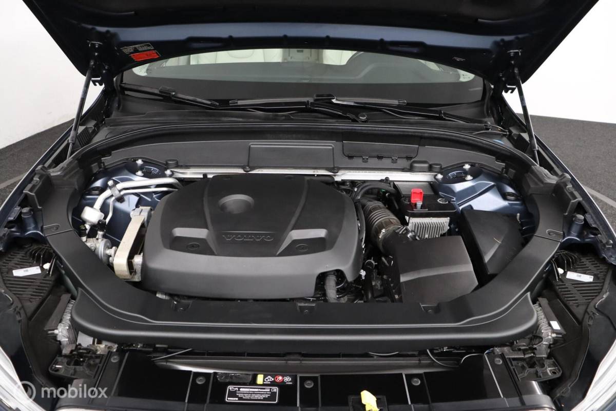 Volvo XC60 Volvo XC60 2.0 T6 AWD Momentum | Keyless | BLISS | Verwarmbare stoelen & Stuurwiel | Harman Kardon | Camera