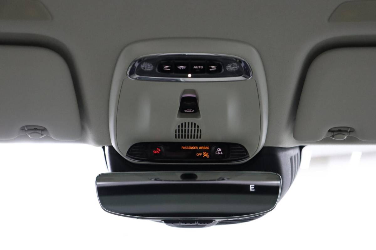 Volvo XC60 Volvo XC60 2.0 T6 AWD Momentum | Keyless | BLISS | Verwarmbare stoelen & Stuurwiel | Harman Kardon | Camera