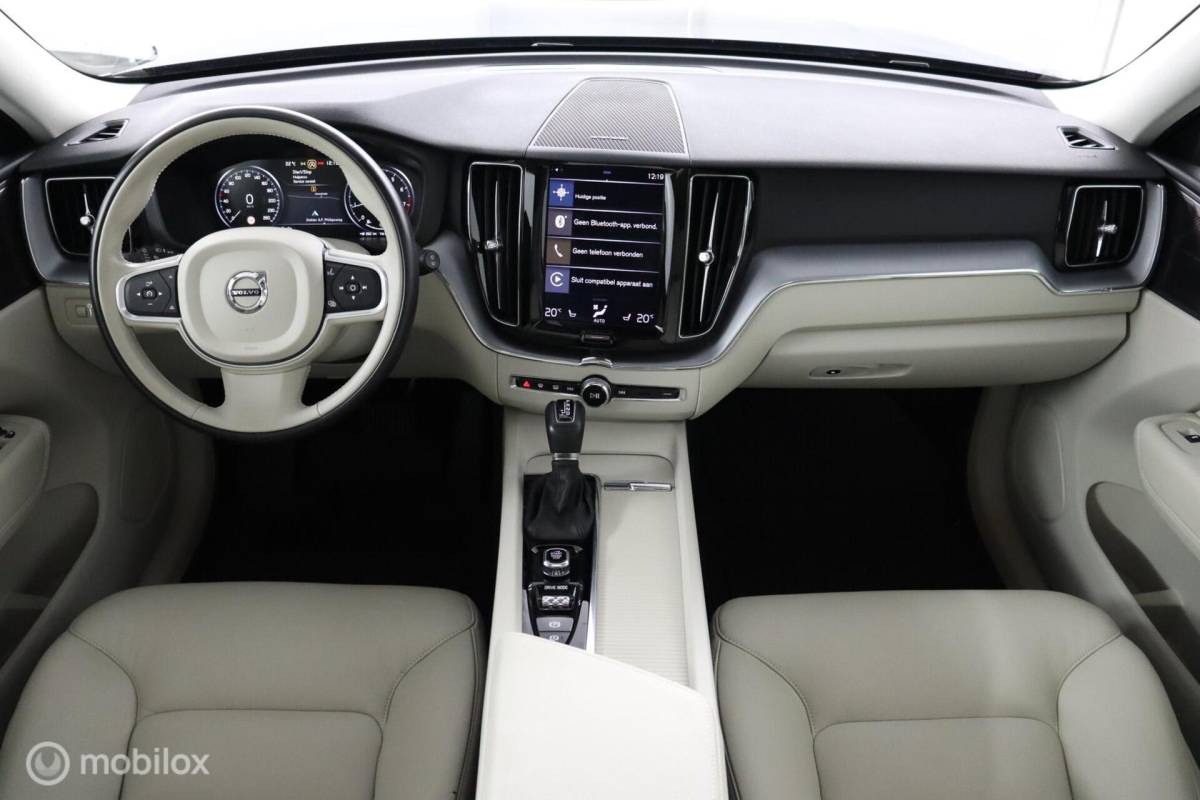 Volvo XC60 Volvo XC60 2.0 T6 AWD Momentum | Keyless | BLISS | Verwarmbare stoelen & Stuurwiel | Harman Kardon | Camera