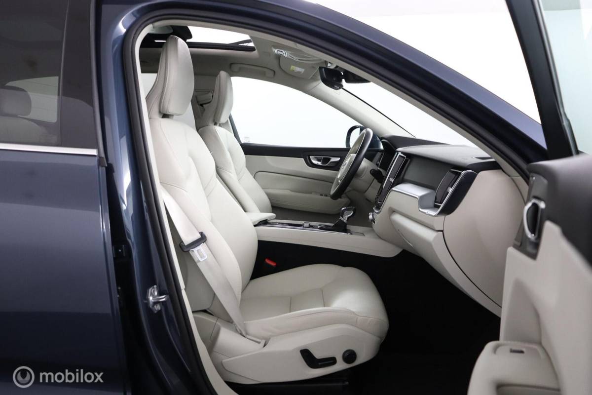 Volvo XC60 Volvo XC60 2.0 T6 AWD Momentum | Keyless | BLISS | Verwarmbare stoelen & Stuurwiel | Harman Kardon | Camera