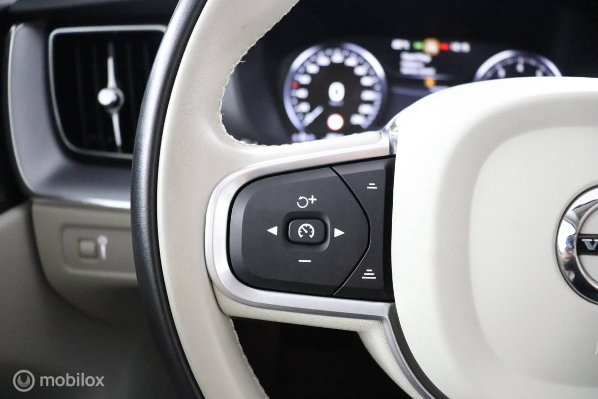 Volvo XC60 Volvo XC60 2.0 T6 AWD Momentum | Keyless | BLISS | Verwarmbare stoelen & Stuurwiel | Harman Kardon | Camera