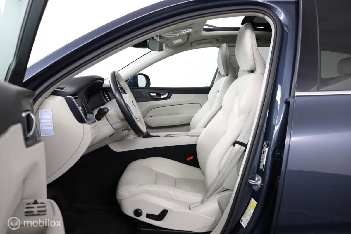 Volvo XC60 Volvo XC60 2.0 T6 AWD Momentum | Keyless | BLISS | Verwarmbare stoelen & Stuurwiel | Harman Kardon | Camera