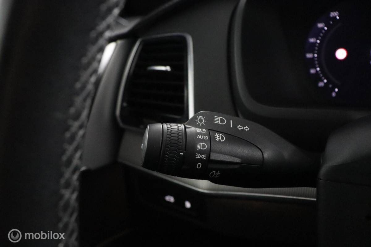Volvo XC90 Volvo XC90 2.0 T8 Recharge AWD Plus Dark | Long Range | Luchtvering | SOH 94,94% | BLISS | Stoel & Stuurwielverwarming | 360 Camera | Harman Kardon | Panoramadak