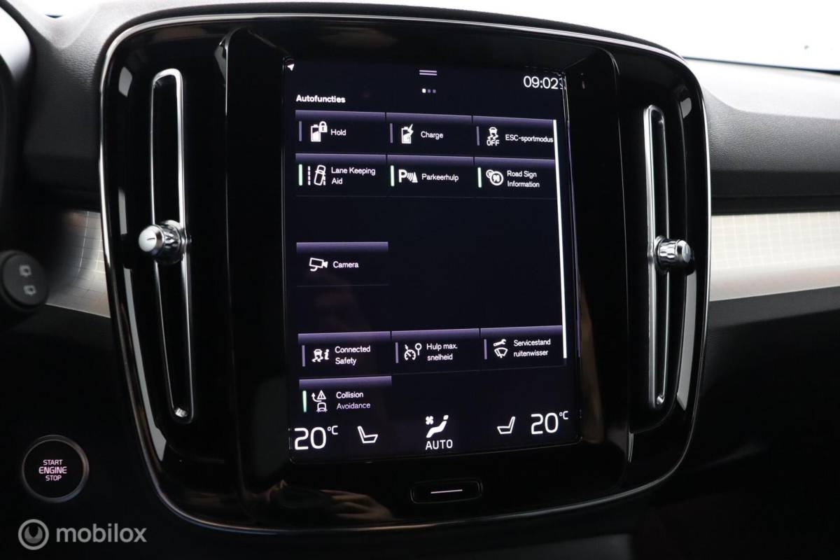 Volvo XC40 Volvo XC40 1.5 T4 Plug-in hybrid Core Bright | Camera | Stoel & Stuurwielverwarming | Privacy Glass | 19″ Velgen | All Season Banden | SOH 96,57%