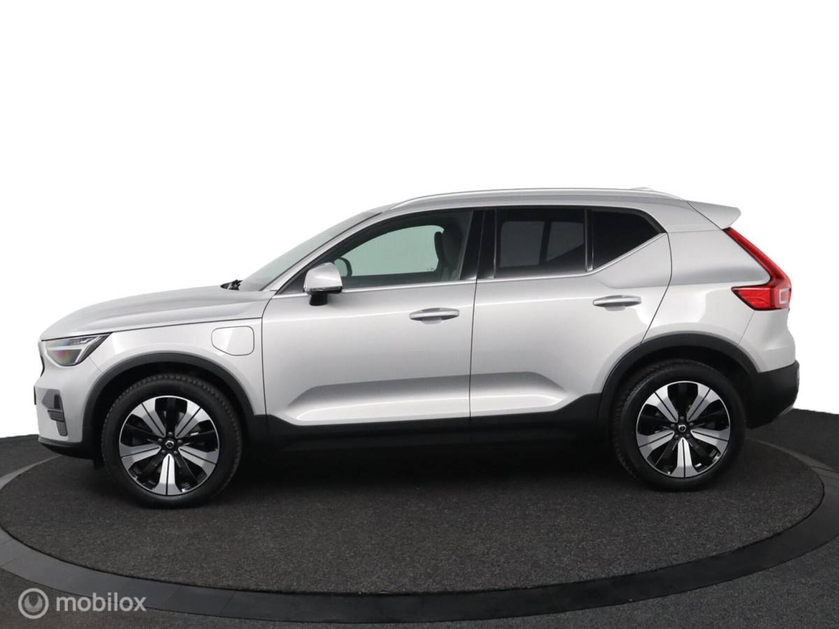 Volvo XC40 Volvo XC40 1.5 T4 Plug-in hybrid Core Bright | Camera | Stoel & Stuurwielverwarming | Privacy Glass | 19″ Velgen | All Season Banden | SOH 96,57%