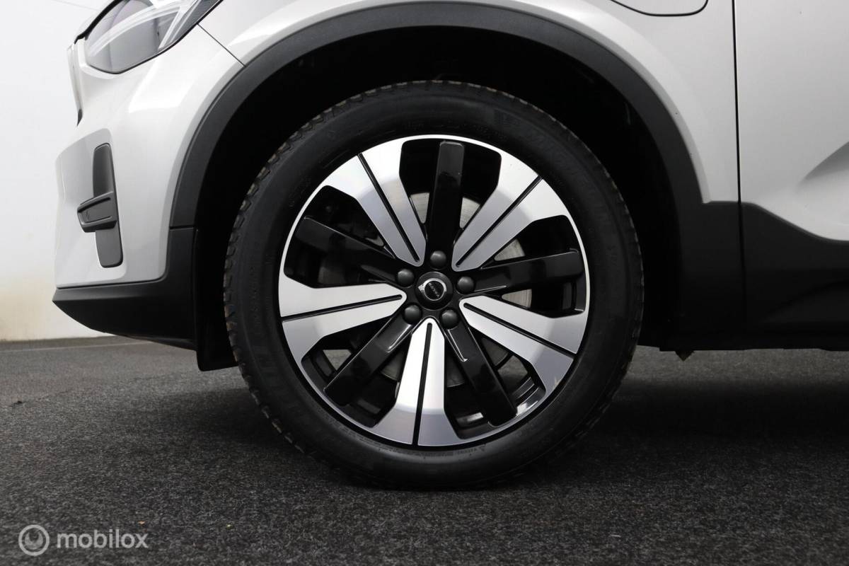 Volvo XC40 Volvo XC40 1.5 T4 Plug-in hybrid Core Bright | Camera | Stoel & Stuurwielverwarming | Privacy Glass | 19″ Velgen | All Season Banden | SOH 96,57%