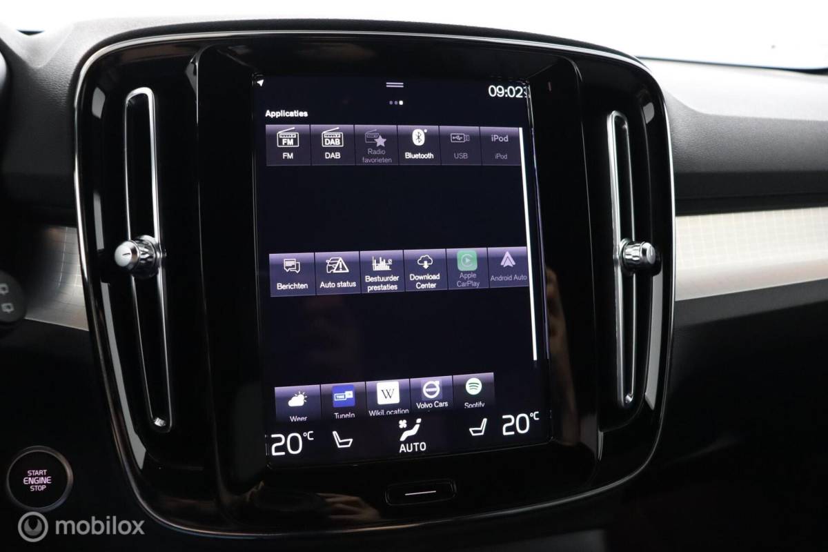 Volvo XC40 Volvo XC40 1.5 T4 Plug-in hybrid Core Bright | Camera | Stoel & Stuurwielverwarming | Privacy Glass | 19″ Velgen | All Season Banden | SOH 96,57%
