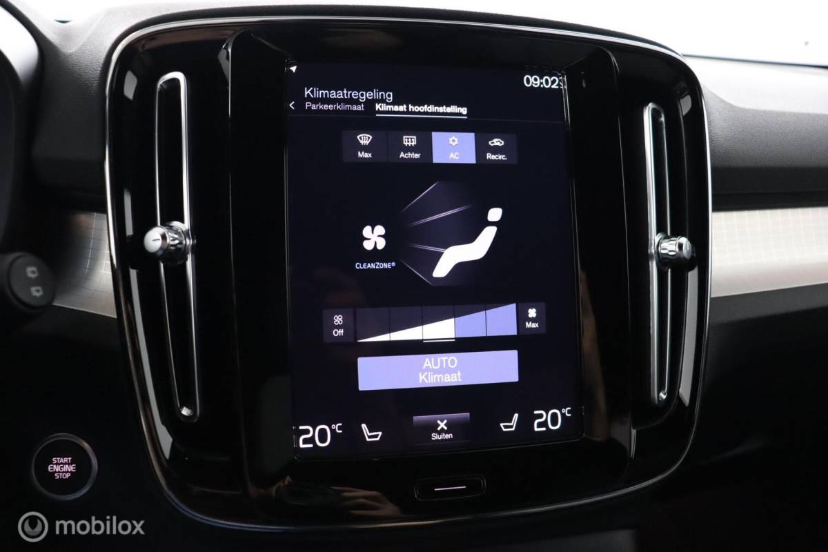 Volvo XC40 Volvo XC40 1.5 T4 Plug-in hybrid Core Bright | Camera | Stoel & Stuurwielverwarming | Privacy Glass | 19″ Velgen | All Season Banden | SOH 96,57%