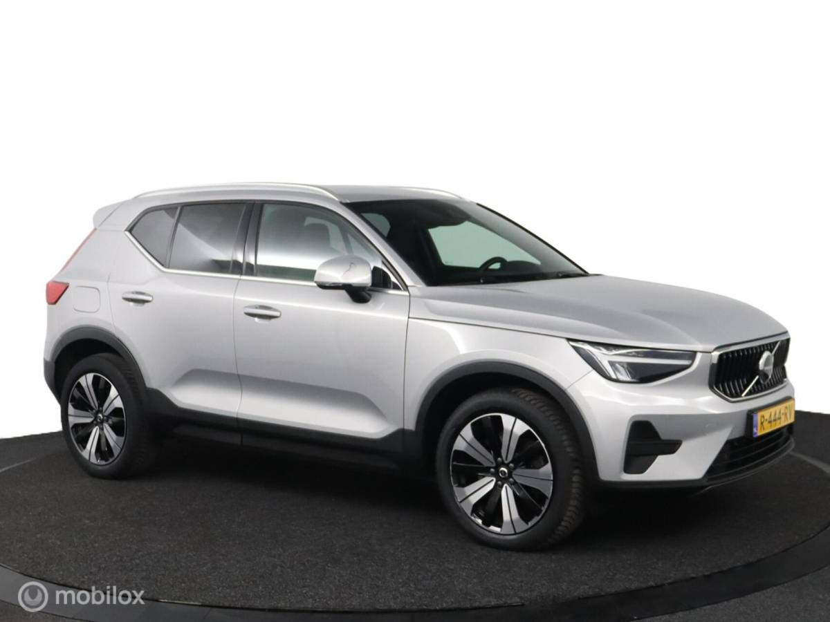 Volvo XC40 Volvo XC40 1.5 T4 Plug-in hybrid Core Bright | Camera | Stoel & Stuurwielverwarming | Privacy Glass | 19″ Velgen | All Season Banden | SOH 96,57%