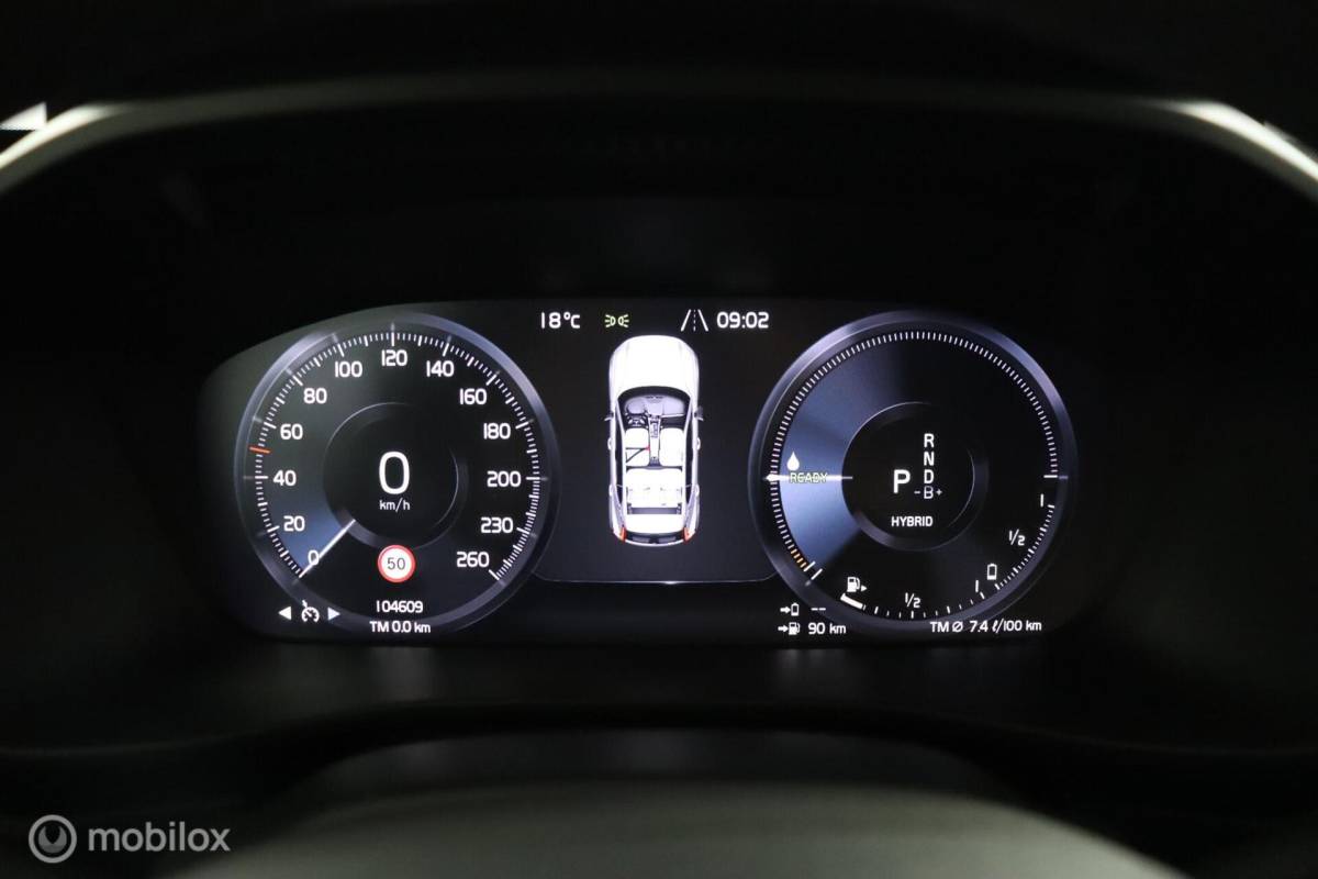 Volvo XC40 Volvo XC40 1.5 T4 Plug-in hybrid Core Bright | Camera | Stoel & Stuurwielverwarming | Privacy Glass | 19″ Velgen | All Season Banden | SOH 96,57%