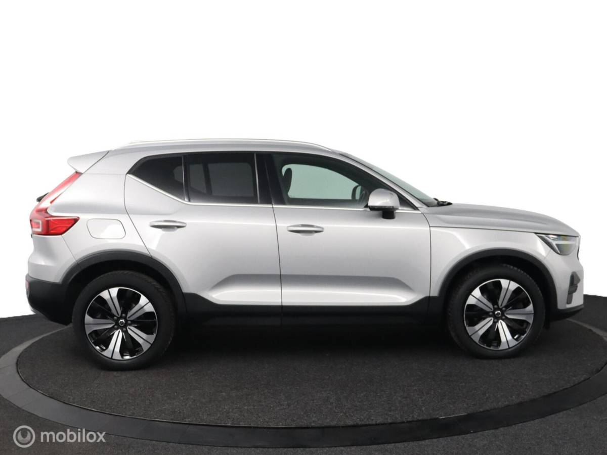 Volvo XC40 Volvo XC40 1.5 T4 Plug-in hybrid Core Bright | Camera | Stoel & Stuurwielverwarming | Privacy Glass | 19″ Velgen | All Season Banden | SOH 96,57%