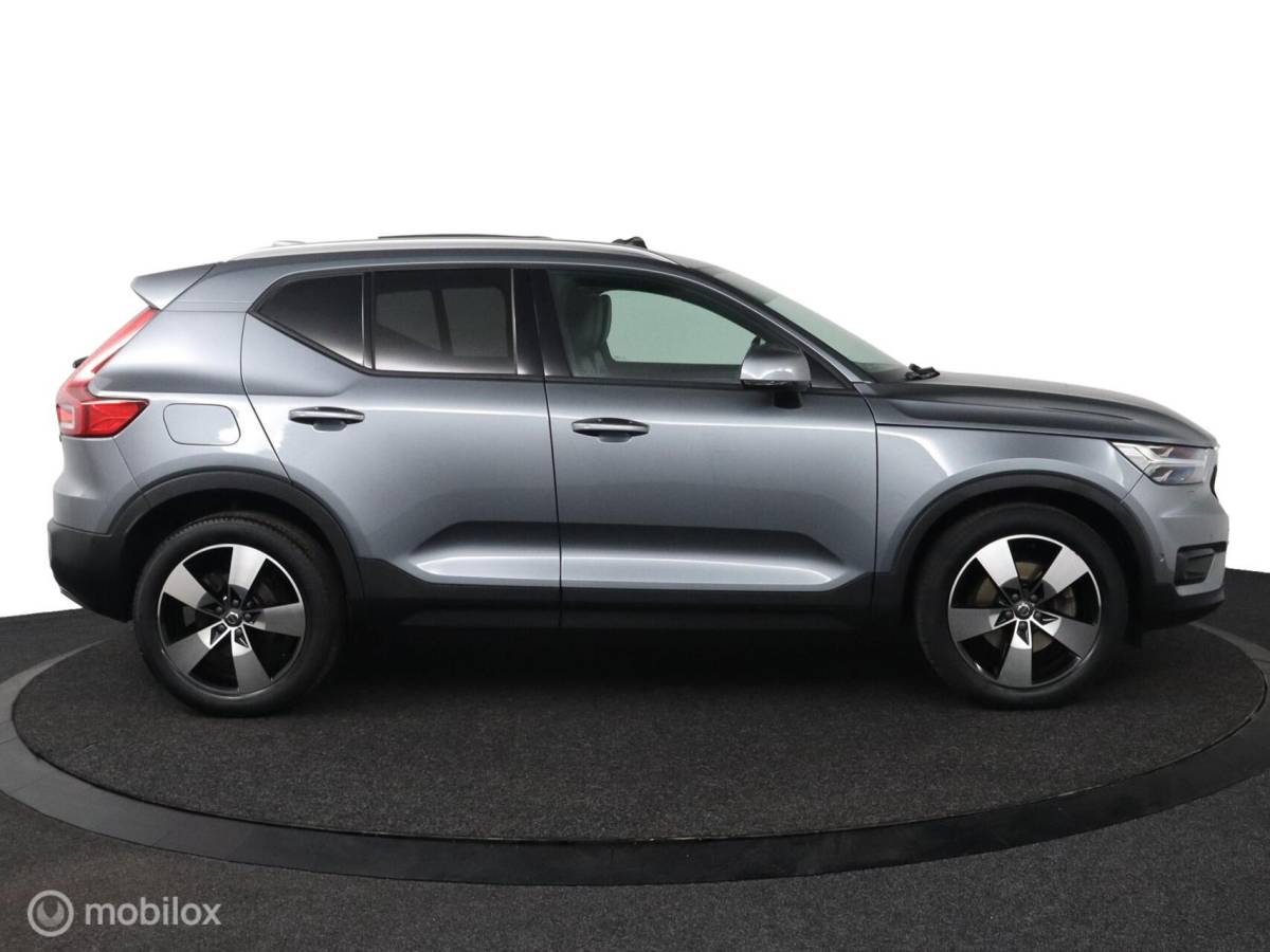 Volvo XC40 Volvo XC40 2.0 T5 AWD Intro Edition | Panoramadak | 360 Camera | Adaptive Cruise | Keyless | BLISS | Verwarmbare voorstoelen & Stuurwiel | Elektrische stoelen | Privacy Glass