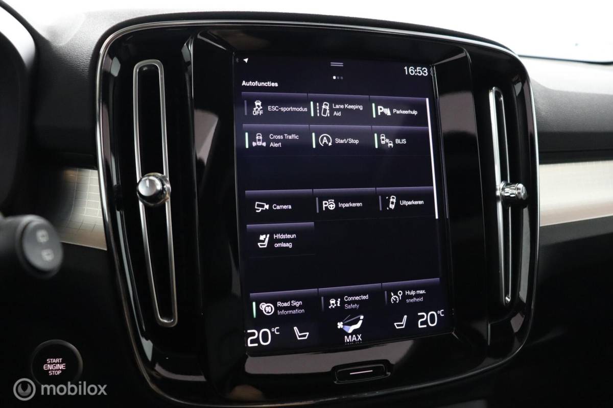 Volvo XC40 Volvo XC40 2.0 T5 AWD Intro Edition | Panoramadak | 360 Camera | Adaptive Cruise | Keyless | BLISS | Verwarmbare voorstoelen & Stuurwiel | Elektrische stoelen | Privacy Glass