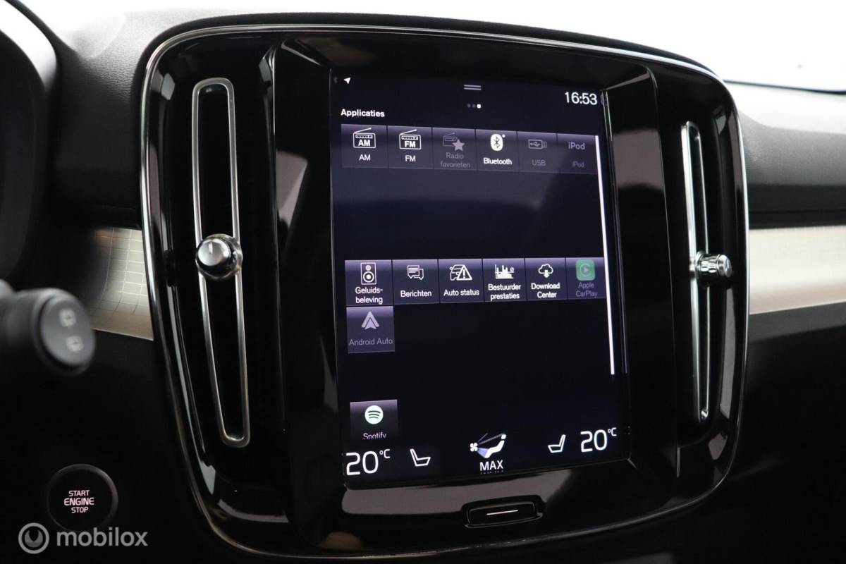 Volvo XC40 Volvo XC40 2.0 T5 AWD Intro Edition | Panoramadak | 360 Camera | Adaptive Cruise | Keyless | BLISS | Verwarmbare voorstoelen & Stuurwiel | Elektrische stoelen | Privacy Glass