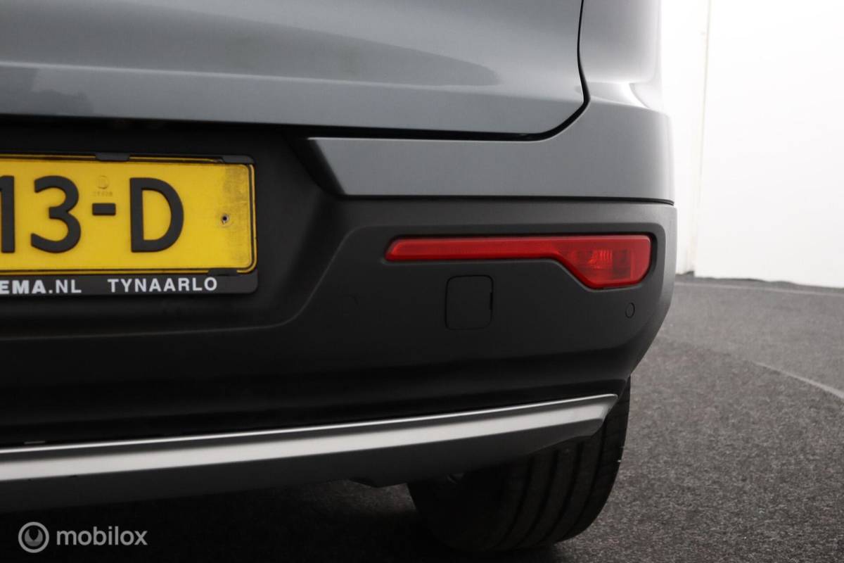 Volvo XC40 Volvo XC40 2.0 T5 AWD Intro Edition | Panoramadak | 360 Camera | Adaptive Cruise | Keyless | BLISS | Verwarmbare voorstoelen & Stuurwiel | Elektrische stoelen | Privacy Glass