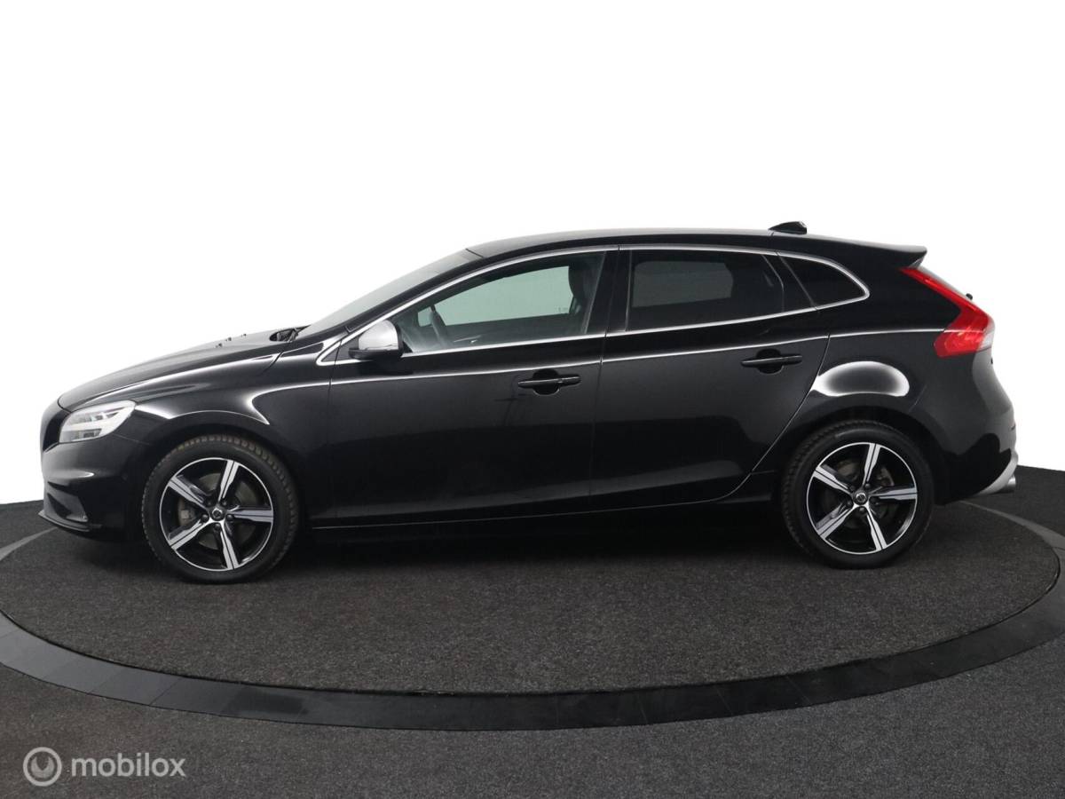 Volvo V40 Volvo V40 1.5 T3 Polar+ Sport | 32.624KM | Panoramadak | Keyless | DAB | Verwarmbare Voorstoelen | Privacy Glass