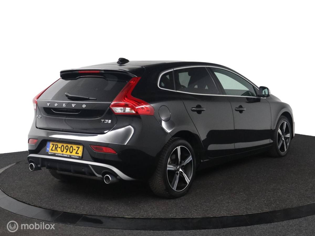 Volvo V40 Volvo V40 1.5 T3 Polar+ Sport | 32.624KM | Panoramadak | Keyless | DAB | Verwarmbare Voorstoelen | Privacy Glass