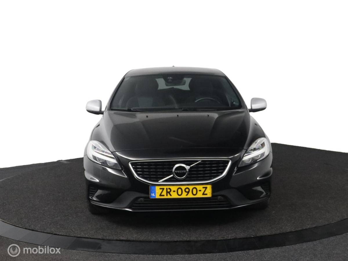 Volvo V40 Volvo V40 1.5 T3 Polar+ Sport | 32.624KM | Panoramadak | Keyless | DAB | Verwarmbare Voorstoelen | Privacy Glass