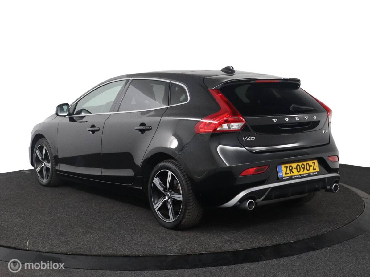 Volvo V40 Volvo V40 1.5 T3 Polar+ Sport | 32.624KM | Panoramadak | Keyless | DAB | Verwarmbare Voorstoelen | Privacy Glass