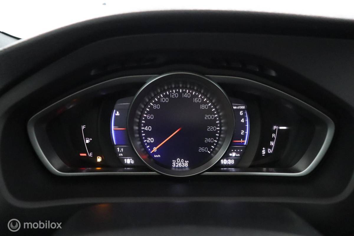 Volvo V40 Volvo V40 1.5 T3 Polar+ Sport | 32.624KM | Panoramadak | Keyless | DAB | Verwarmbare Voorstoelen | Privacy Glass