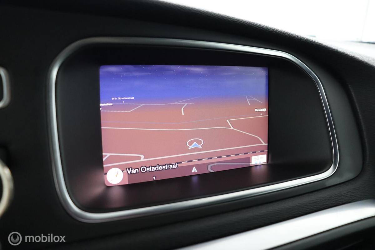 Volvo V40 Volvo V40 1.5 T3 Polar+ Sport | 32.624KM | Panoramadak | Keyless | DAB | Verwarmbare Voorstoelen | Privacy Glass