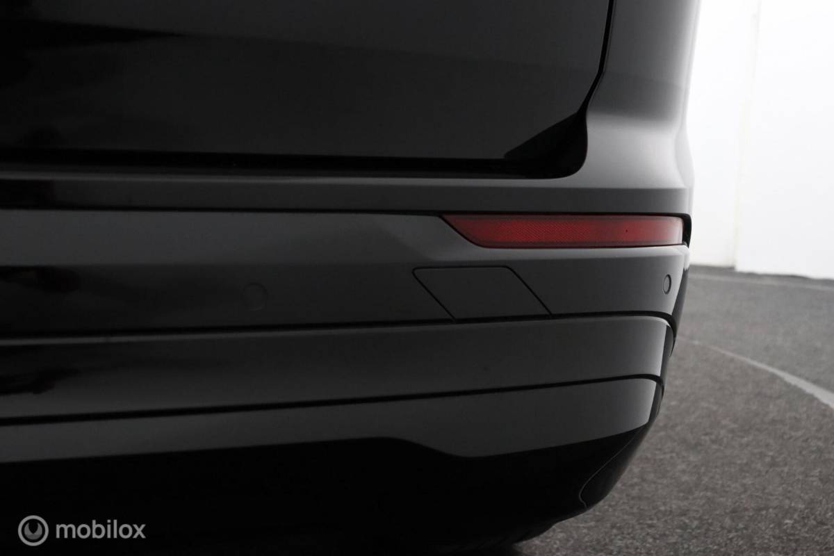 Volvo XC60 Volvo XC60 2.0 B5 Momentum Business | Adaptive Cruise | Trekhaak | Verwarmbare voorstoelen & Stuurwiel | Camera | Elektrische Stoelen | DAB | Google