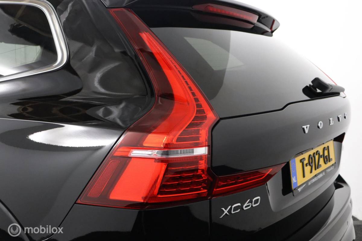 Volvo XC60 Volvo XC60 2.0 B5 Momentum Business | Adaptive Cruise | Trekhaak | Verwarmbare voorstoelen & Stuurwiel | Camera | Elektrische Stoelen | DAB | Google