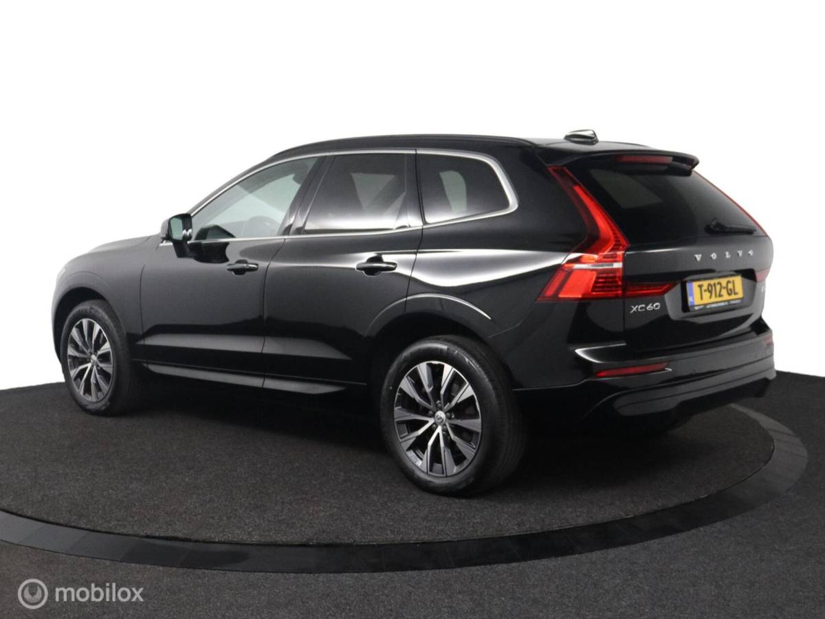 Volvo XC60 Volvo XC60 2.0 B5 Momentum Business | Adaptive Cruise | Trekhaak | Verwarmbare voorstoelen & Stuurwiel | Camera | Elektrische Stoelen | DAB | Google