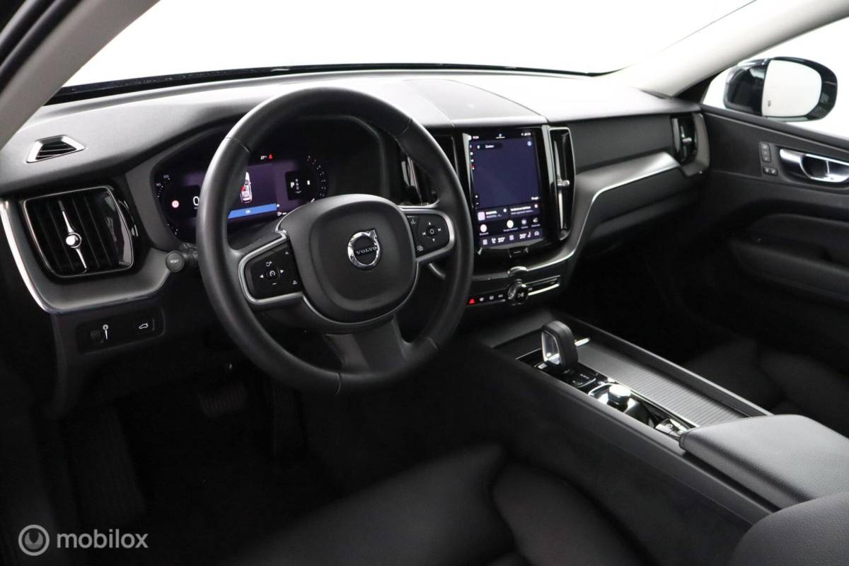 Volvo XC60 Volvo XC60 2.0 B5 Momentum Business | Adaptive Cruise | Trekhaak | Verwarmbare voorstoelen & Stuurwiel | Camera | Elektrische Stoelen | DAB | Google