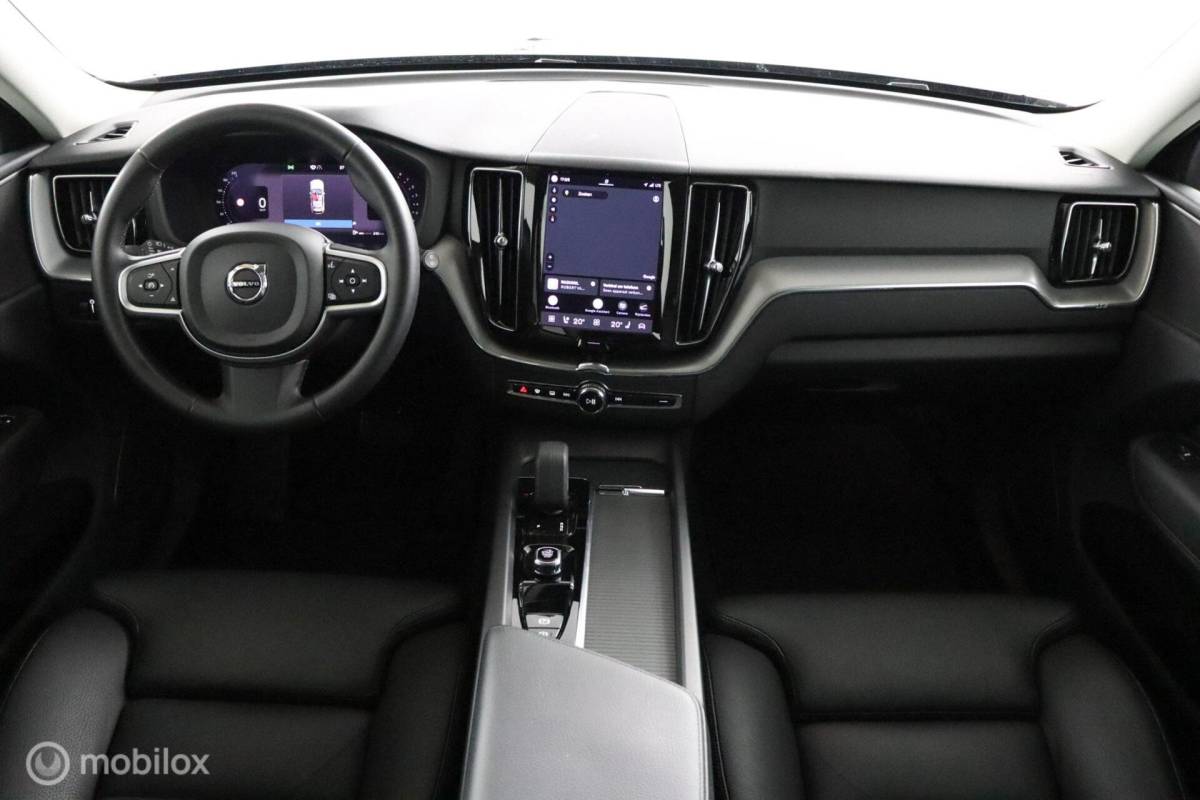 Volvo XC60 Volvo XC60 2.0 B5 Momentum Business | Adaptive Cruise | Trekhaak | Verwarmbare voorstoelen & Stuurwiel | Camera | Elektrische Stoelen | DAB | Google