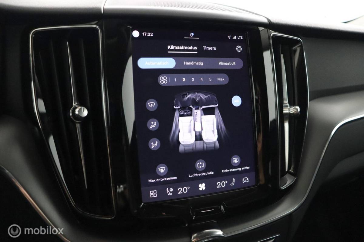 Volvo XC60 Volvo XC60 2.0 B5 Momentum Business | Adaptive Cruise | Trekhaak | Verwarmbare voorstoelen & Stuurwiel | Camera | Elektrische Stoelen | DAB | Google