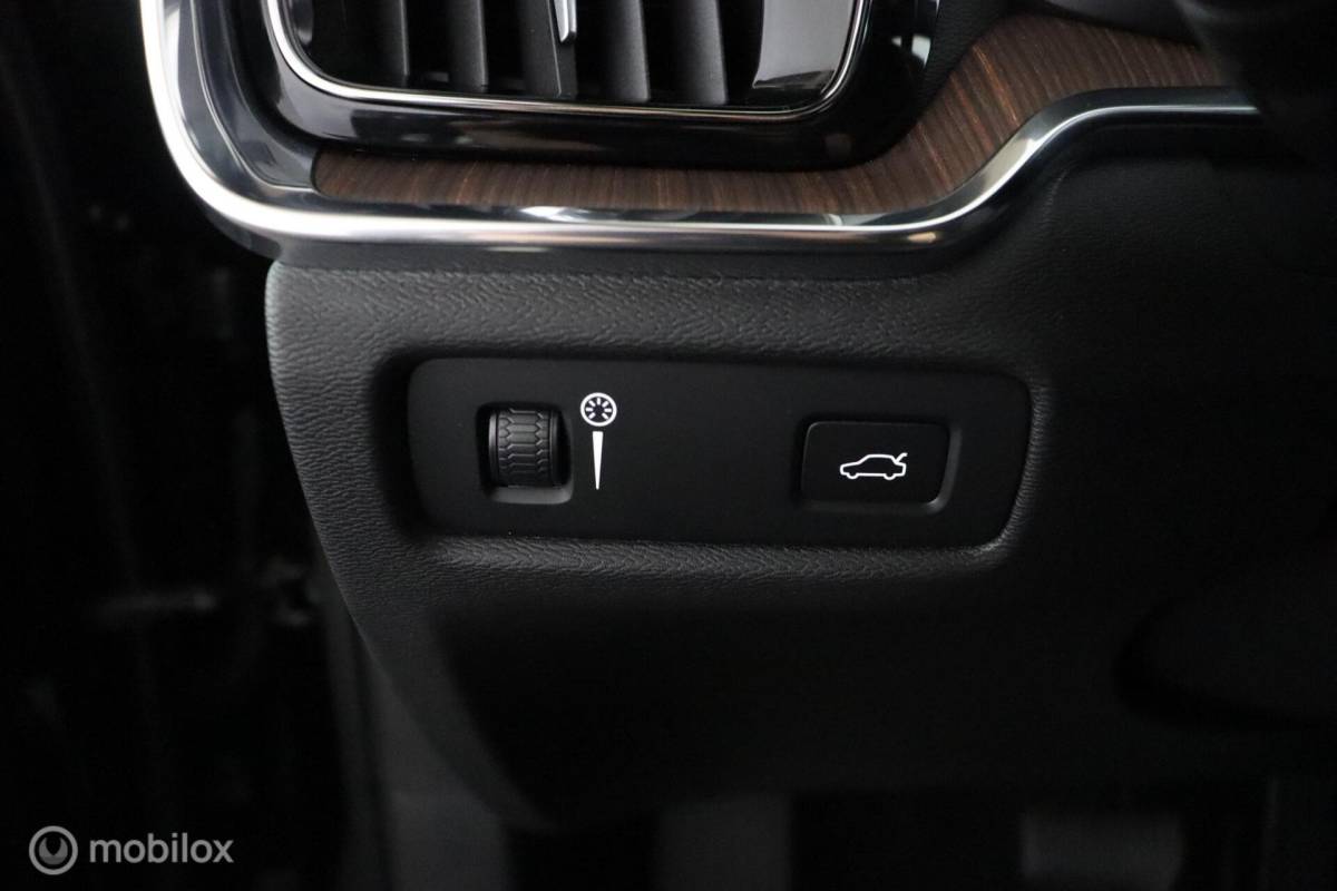 Volvo V60 Volvo V60 2.0 B3 Inscription | Adaptive Cruise | BLISS | Verwarmbare voorstoelen & Stuurwiel | 360 Camera | Standkachel