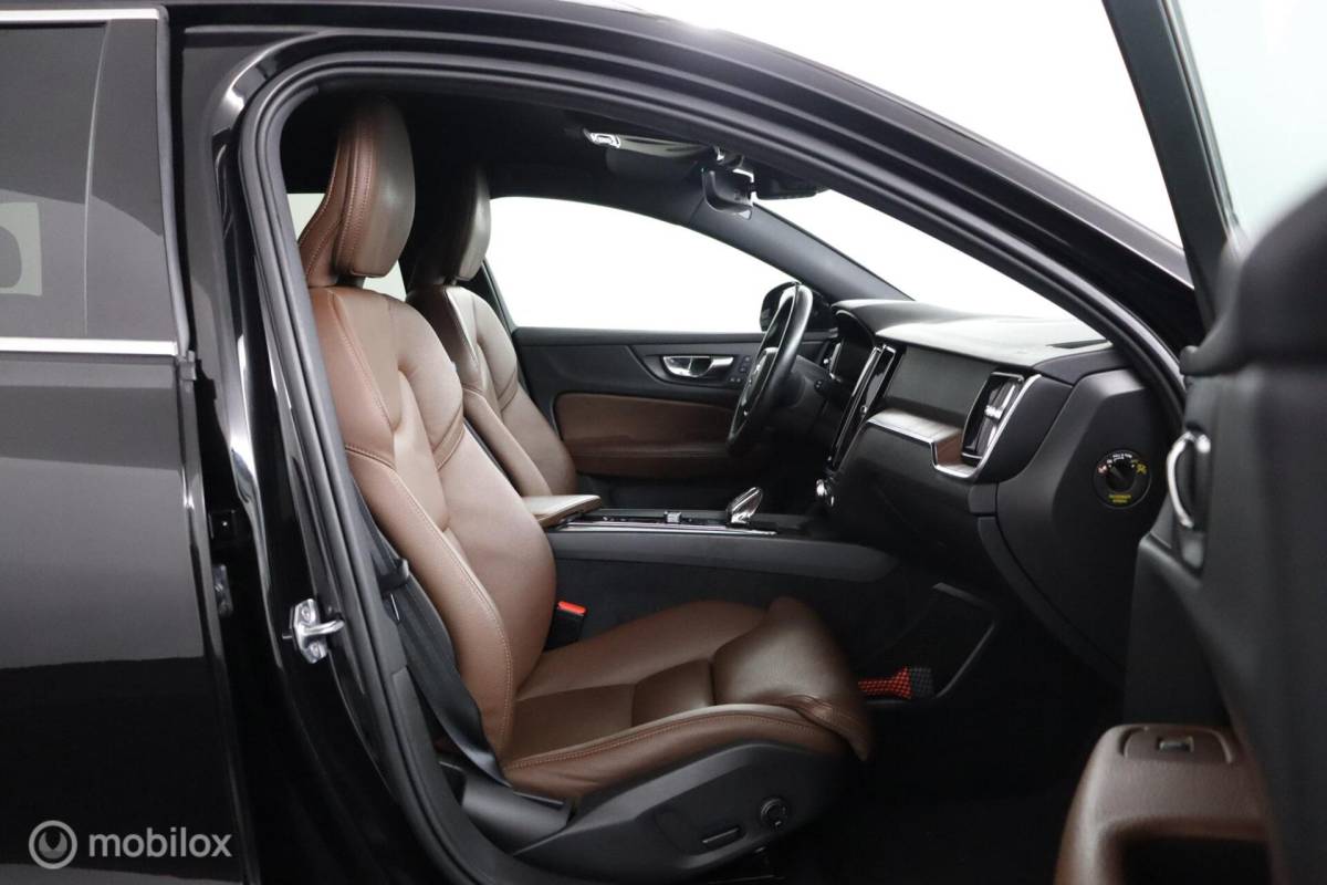 Volvo V60 Volvo V60 2.0 B3 Inscription | Adaptive Cruise | BLISS | Verwarmbare voorstoelen & Stuurwiel | 360 Camera | Standkachel