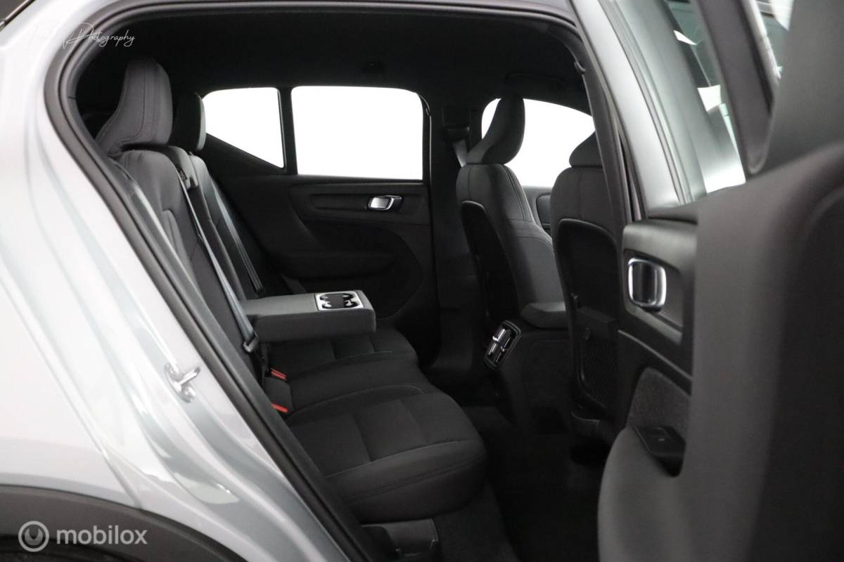 Volvo XC40 Volvo XC40 Single Motor Extended Range Plus | Google | Camera | DAB | 19” Velgen