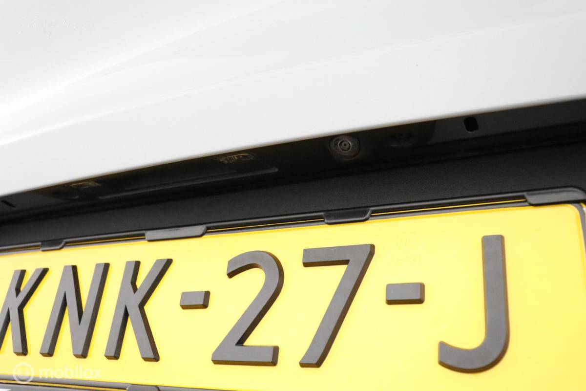 Volvo XC40 Volvo XC40 Single Motor Extended Range Plus | Google | Camera | DAB | 19” Velgen