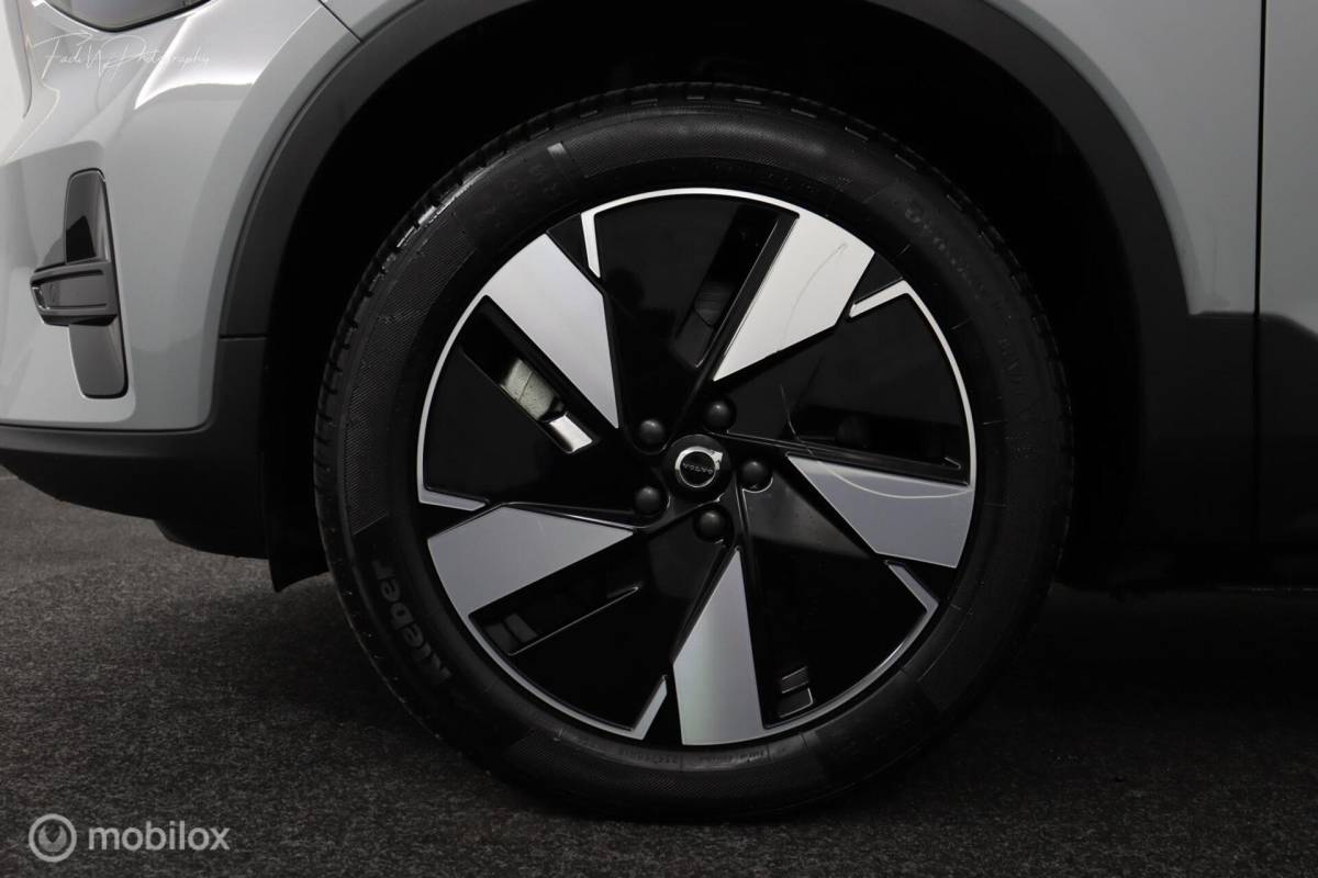 Volvo XC40 Volvo XC40 Single Motor Extended Range Plus | Google | Camera | DAB | 19” Velgen