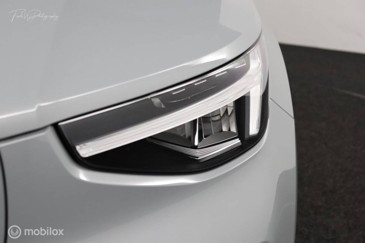 Volvo XC40 Volvo XC40 Single Motor Extended Range Plus | Google | Camera | DAB | 19” Velgen