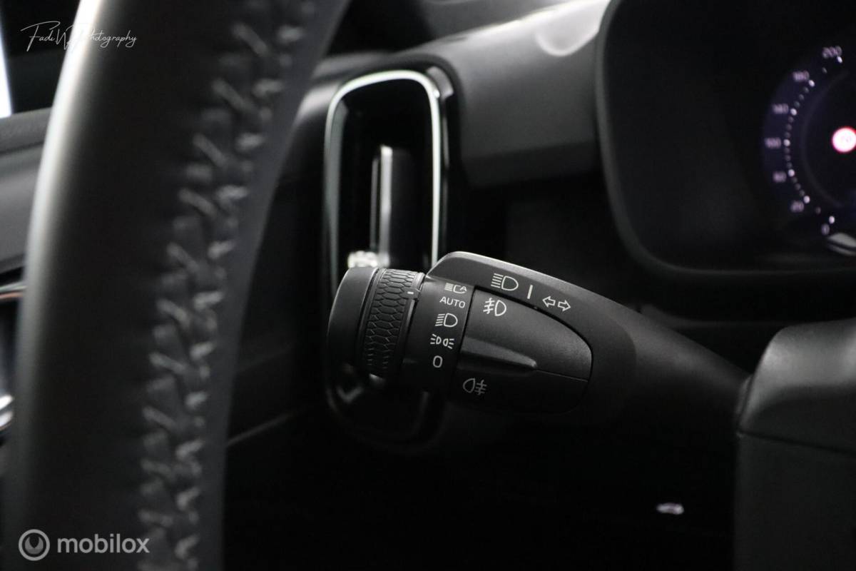 Volvo XC40 Volvo XC40 Single Motor Extended Range Plus | Google | Camera | DAB | 19” Velgen