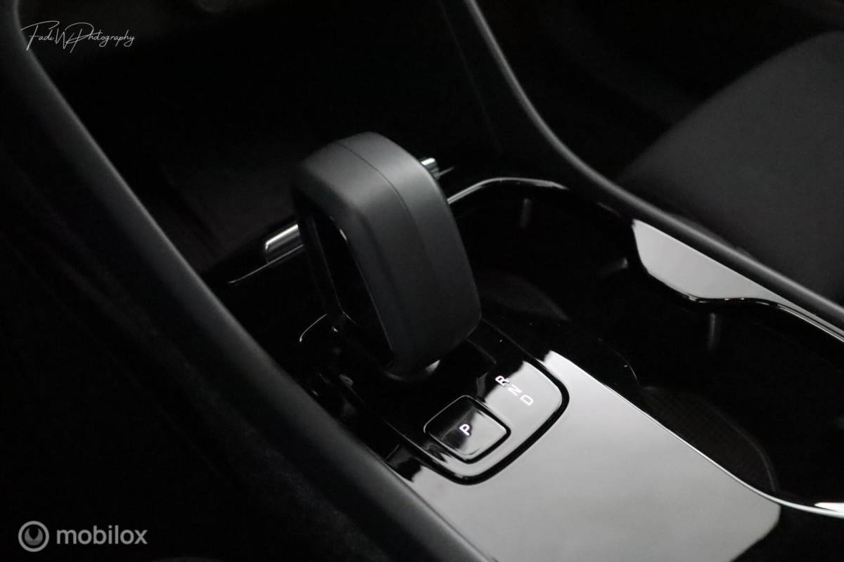 Volvo XC40 Volvo XC40 Single Motor Extended Range Plus | Google | Camera | DAB | 19” Velgen