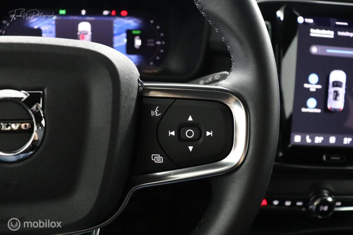 Volvo XC40 Volvo XC40 Single Motor Extended Range Plus | Google | Camera | DAB | 19” Velgen