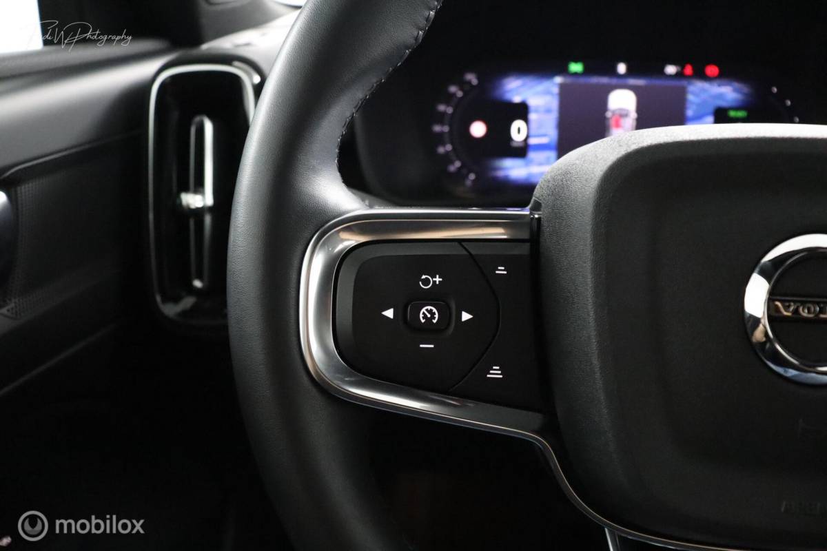 Volvo XC40 Volvo XC40 Single Motor Extended Range Plus | Google | Camera | DAB | 19” Velgen