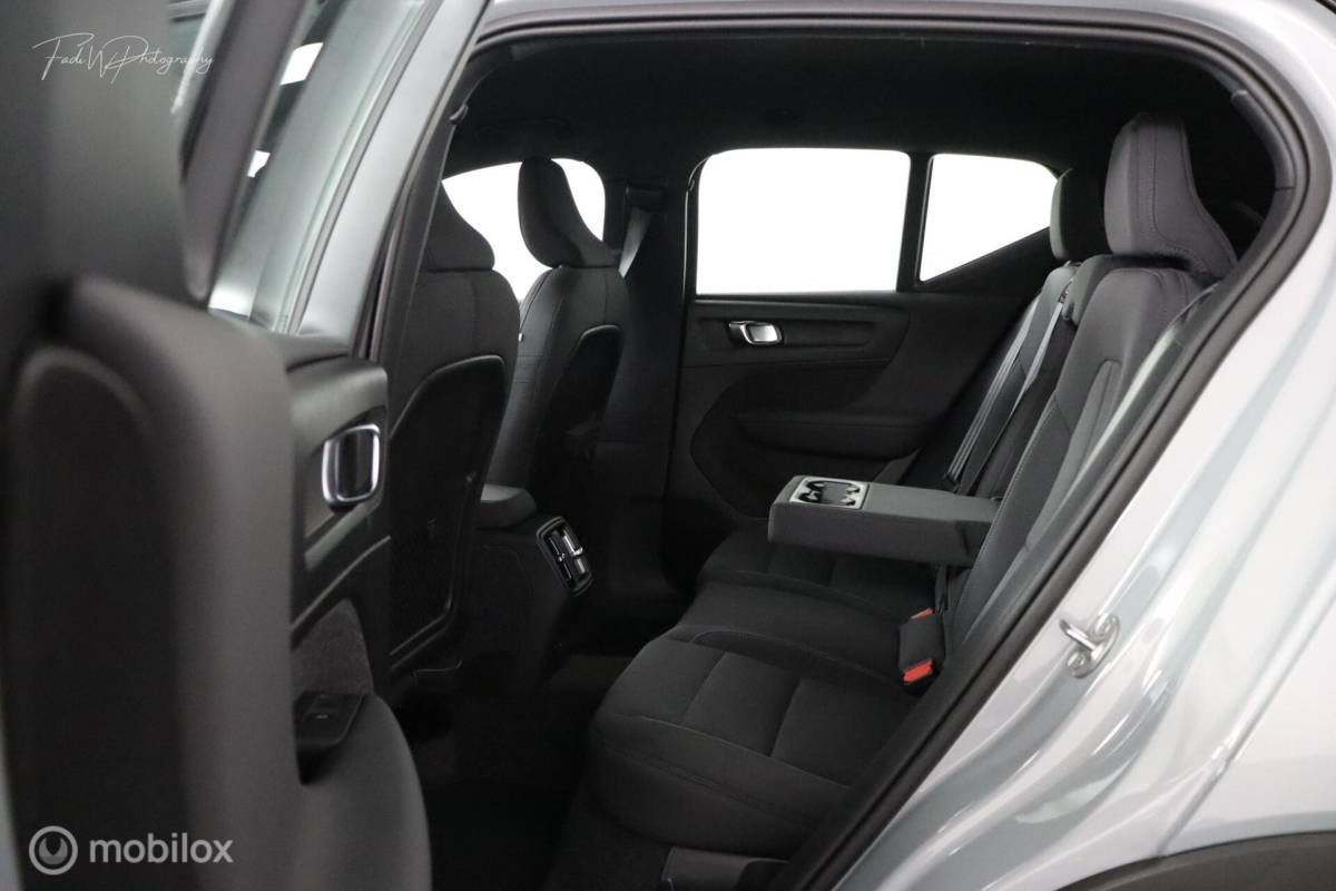 Volvo XC40 Volvo XC40 Single Motor Extended Range Plus | Google | Camera | DAB | 19” Velgen