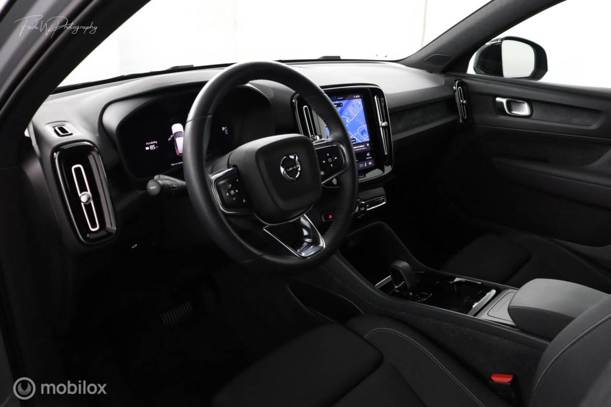 Volvo XC40 Volvo XC40 Single Motor Extended Range Plus | Google | Camera | DAB | 19” Velgen