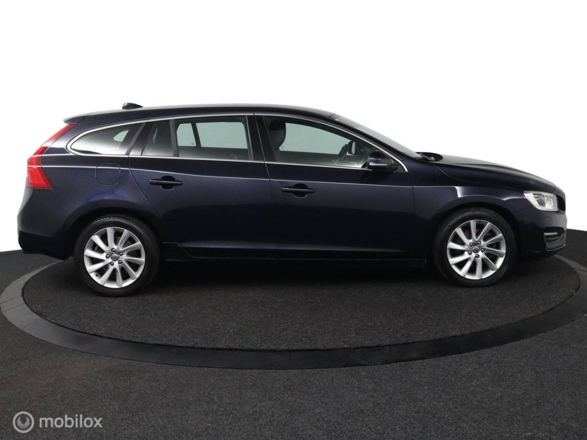 Volvo V60 Volvo V60 2.0 T3 Nordic+| Verwarmbare voorstoelen | Climate Control | Cruise Control | Navigatie | PDC Achter