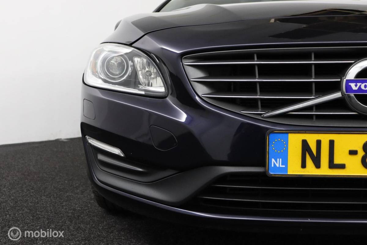 Volvo V60 Volvo V60 2.0 T3 Nordic+| Verwarmbare voorstoelen | Climate Control | Cruise Control | Navigatie | PDC Achter