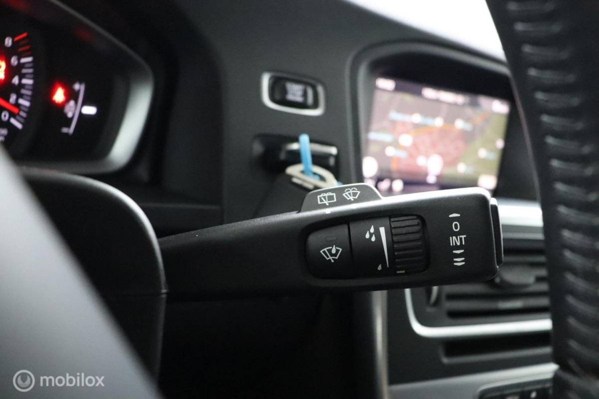 Volvo V60 Volvo V60 2.0 T3 Nordic+| Verwarmbare voorstoelen | Climate Control | Cruise Control | Navigatie | PDC Achter