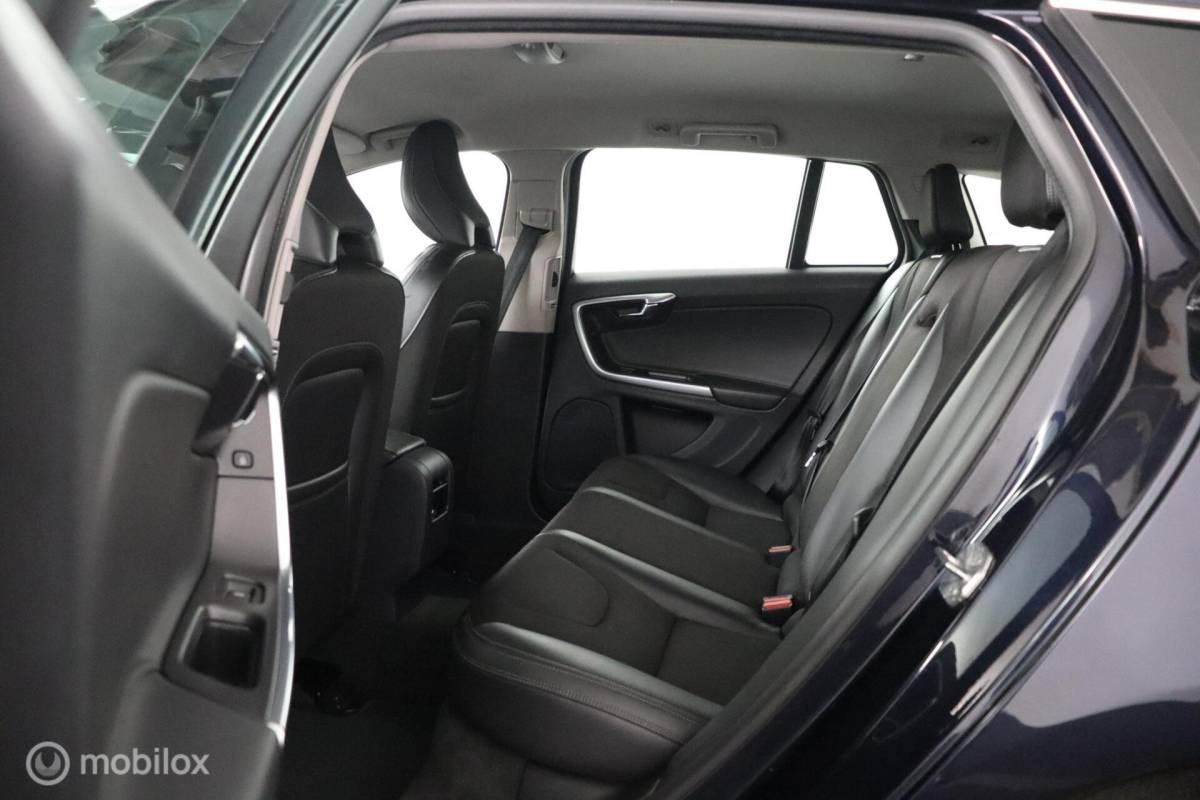 Volvo V60 Volvo V60 2.0 T3 Nordic+| Verwarmbare voorstoelen | Climate Control | Cruise Control | Navigatie | PDC Achter