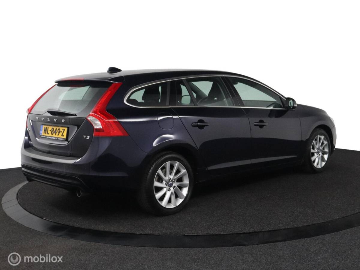 Volvo V60 Volvo V60 2.0 T3 Nordic+| Verwarmbare voorstoelen | Climate Control | Cruise Control | Navigatie | PDC Achter