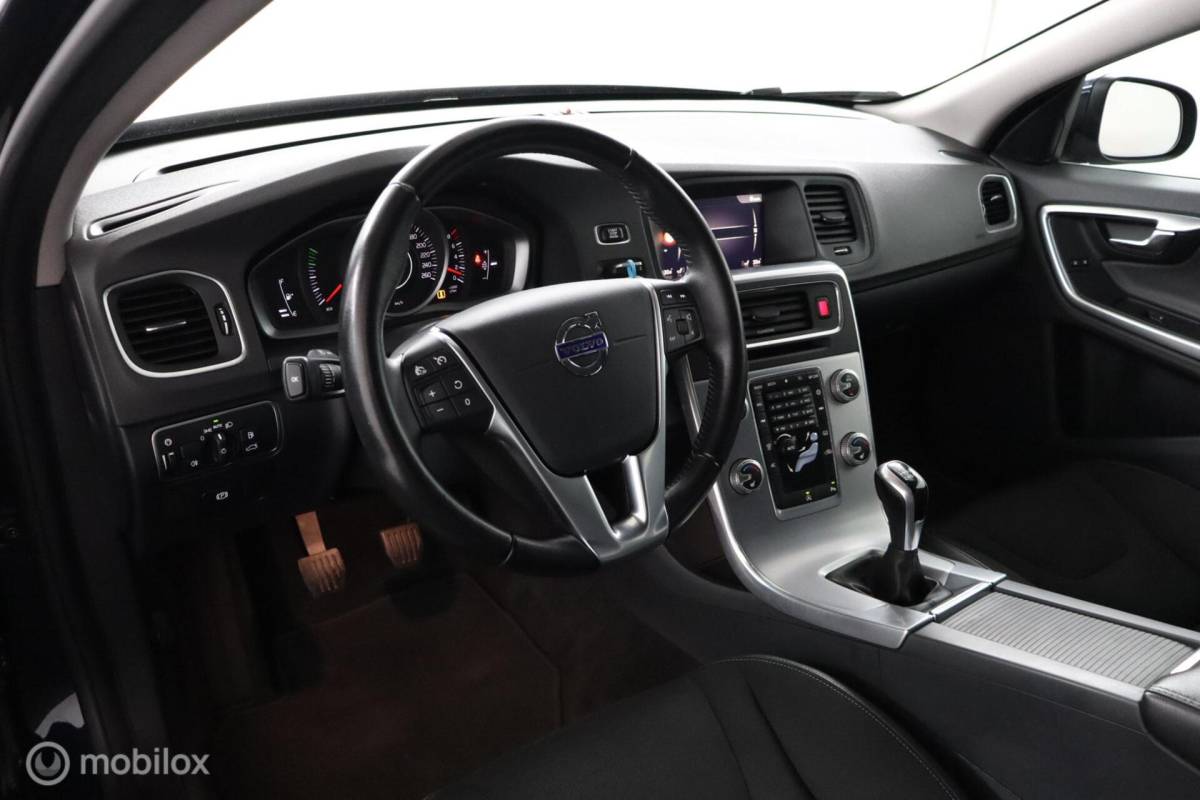 Volvo V60 Volvo V60 2.0 T3 Nordic+| Verwarmbare voorstoelen | Climate Control | Cruise Control | Navigatie | PDC Achter